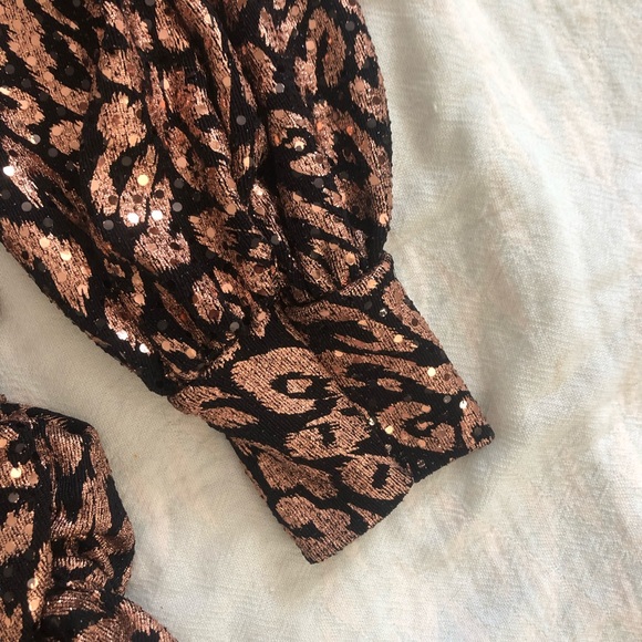 boohoo Sequin Leopard Body Con Dress - Picture 5 of 9